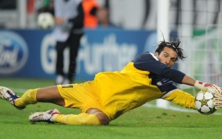 爱游戏：西部季后赛概率预测，雷霆马刺稳占鳌头，湖人晋级希望浓烈