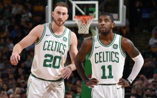 爱游戏：天价投入与冠军荒的悖论，C罗天价合约背后，豪门迷失在黄金牢笼