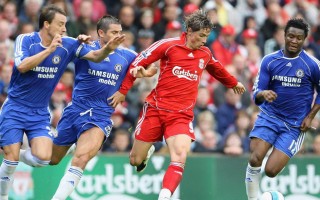 爱游戏在线_剧情跌宕一夜！狄龙争议驱逐掀波澜，詹姆斯四罚决胜定江山