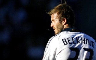 爱游戏：曼城控球战术遭质疑！真核罗德里赛后直言无效，首回合取胜秘诀被弃令球队惨败于曼联